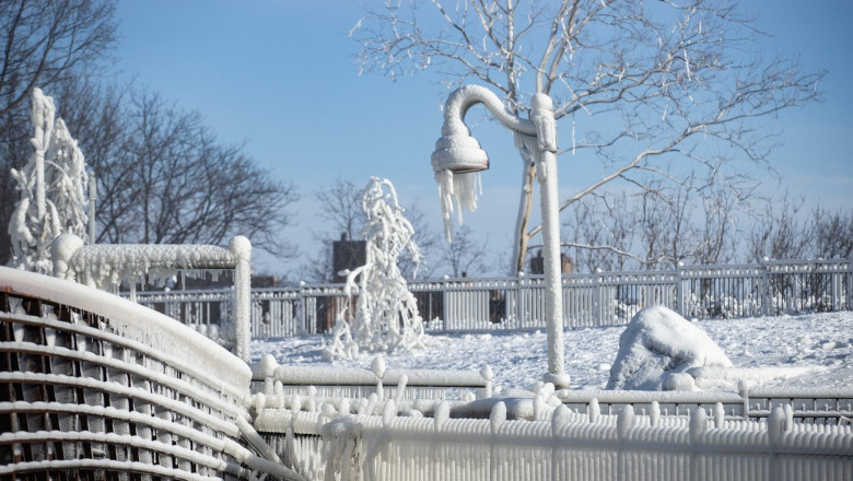 Ger cumplit si ninsori abundente in SUA: Cel putin 50 de oameni au murit din cauza vremii extreme Imagine
