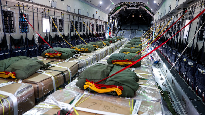 Germania a parasutat peste 190 de tone de ajutor umanitar in Fasia Gaza Imagine