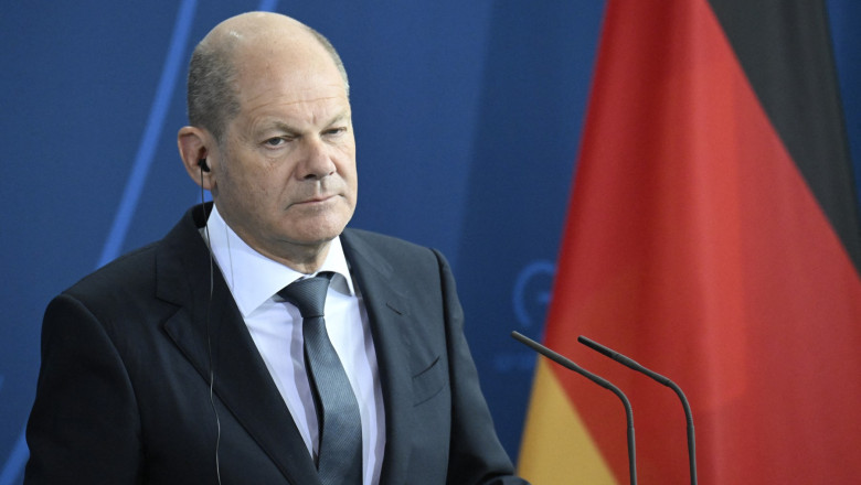 Germania se opune interdictiei de intrare in UE pentru rusi. Scholz: „Nu este razboiul poporului rus, este razboiul lui Putin” Imagine