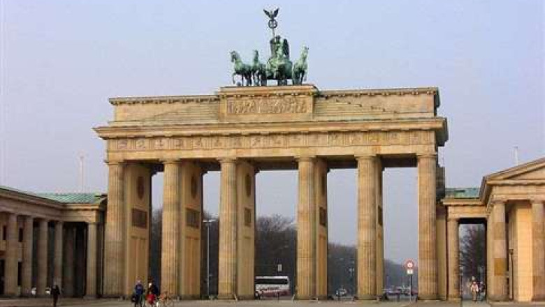 Germania va inaspri masurile impotriva romanilor si bulgarilor care incaseaza ilegal ajutoare sociale Imagine