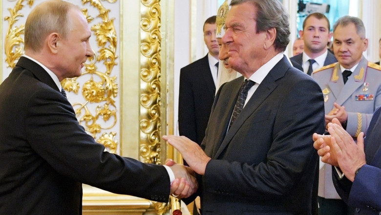 Germania vrea sa ii taie privilegiile de fost cancelar lui Gerhard Schroeder din cauza apropierii sale de Putin Imagine