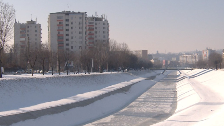 Gerul a pustiit strazile. Din cauza frigului, iesenii nu au iesit din case Imagine