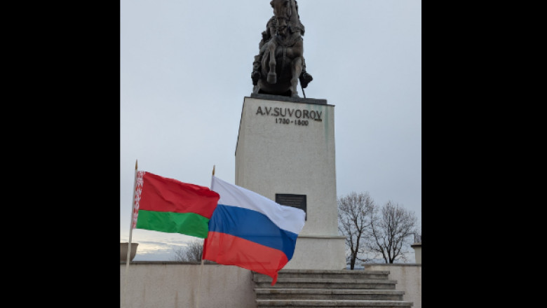 Gest sfidator la adresa Romaniei. Ambasadorul lui Putin la Bucuresti a arborat steagul Rusiei in Vrancea Imagine