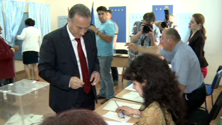 Gheorghe Nichita i-a indemnat pe ieseni sa iasa la vot Imagine