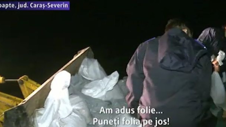 Ghertenis: oamenii au incercat toata noaptea sa consolideze digul pentru a se proteja de viitura Imagine