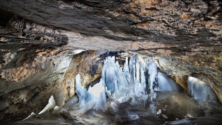 Ghetarul de la Scarisoara, un instrument de masurat vremea unic in Europa. Ce spun expertii despre uriasul bloc de gheata Imagine