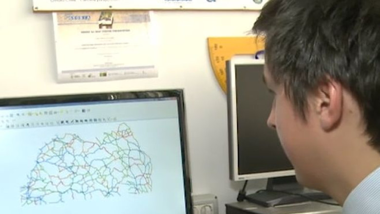 Ghid ca sa nu dai in gropi. Un timisorean a realizat o harta care indica drumurile cu probleme din tara Imagine