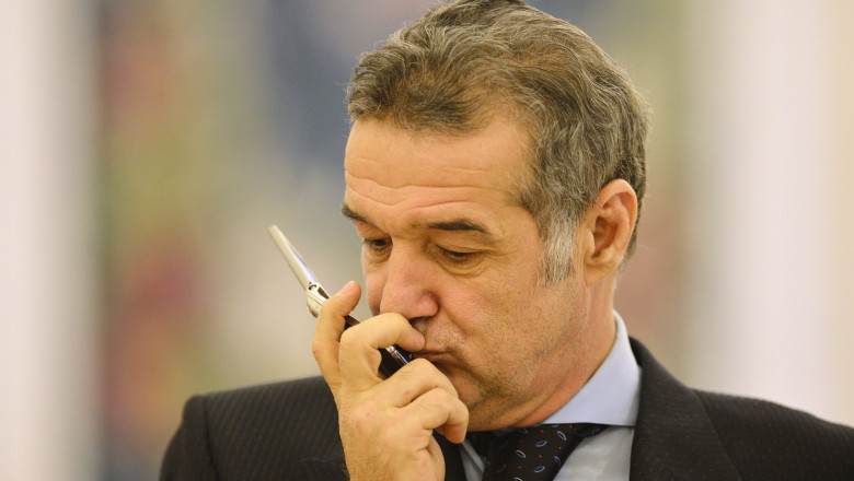 Gigi Becali a fost sanctionat pentru ca a vorbit la telefon cu cartela unui detinut Imagine
