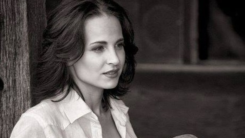 Gimnasta Corina Ungureanu, implicata intr-un accident rutier. Masina in care se afla a fost grav avariata Imagine