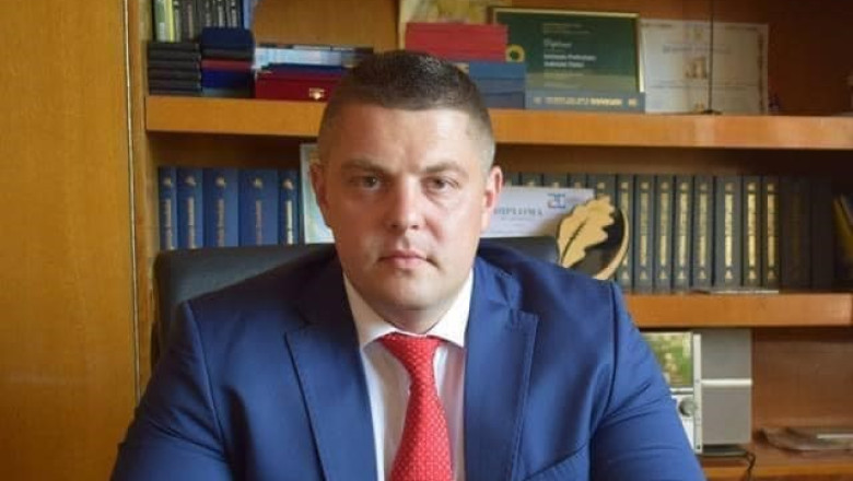 Ginerele lui Farmazon, deputat PSD, il jeleste pe Buzatu: Pentru mine este ca al doilea tata Imagine