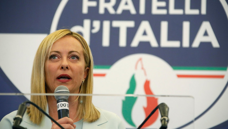 Giorgia Meloni il asigura pe Zelenski ca poate conta pe sprijinul Italiei: „Ramaneti puternici si pastrati-va credinta neclintita” Imagine