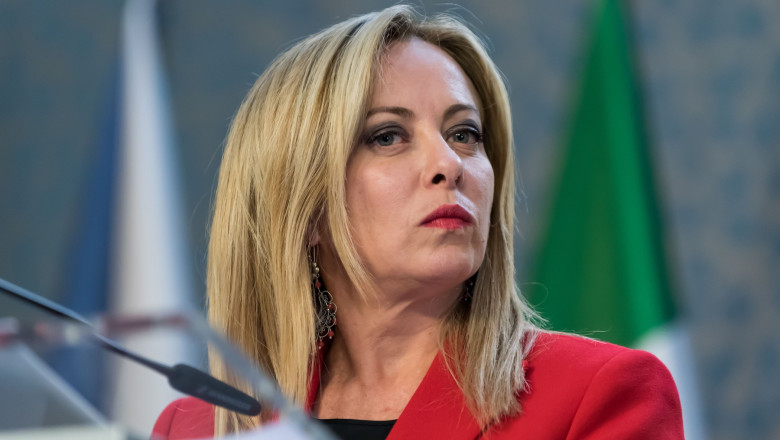 Giorgiei Meloni ii surade o idee franceza: Presedintia Imagine