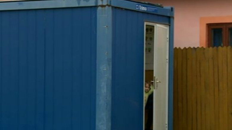 Gradinita din container. Zece prescolari dintr-un sat valcean invata intr-un modul pentru sinistrati Imagine