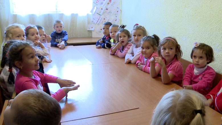 Gradinita in care invata cate noua copii pe metru patrat  Imagine