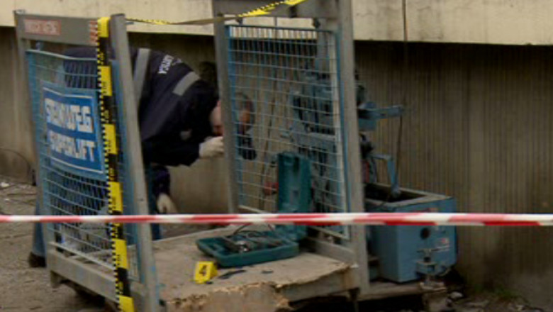 Grav accident de munca. Un barbat mort, alti doi raniti dupa ce au cazut cu liftul de transport materiale  Imagine