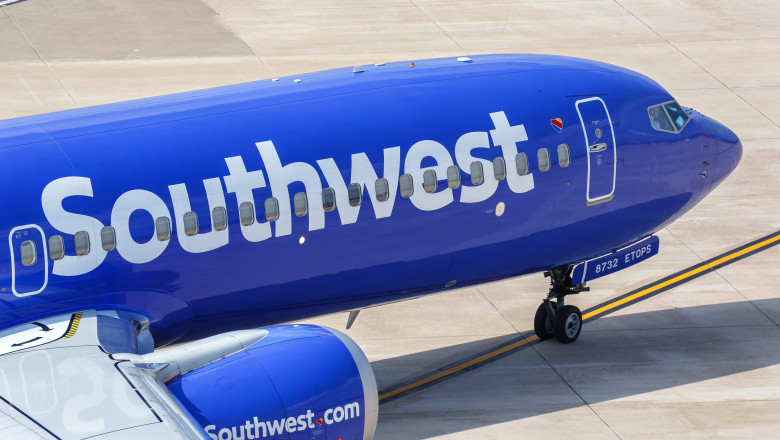 Grav incident pe un aeroport american: un avion de pasageri a fost lovit de un glont Imagine