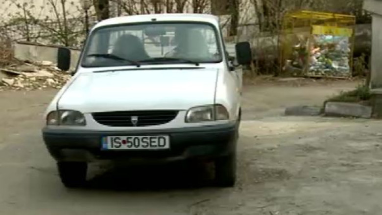 Gravide duse la spital cu Dacia Papuc. Medicii de la „Elena Doamna” vor sa-si cumpere o ambulanta normala Imagine