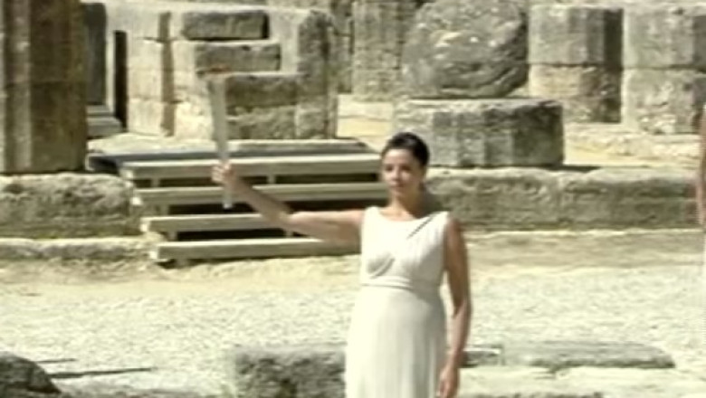Grecia. A fost aprinsa flacara olimpica Imagine