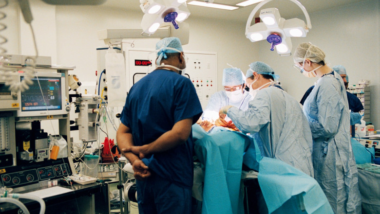 Grecia a interzis operatiile de „normalizare a sexului” Imagine