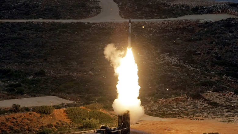 Grecia ar putea „vinde” Ucrainei sistemele sale antiaeriene S-300, de productie sovietica, aflate „in exces” Imagine