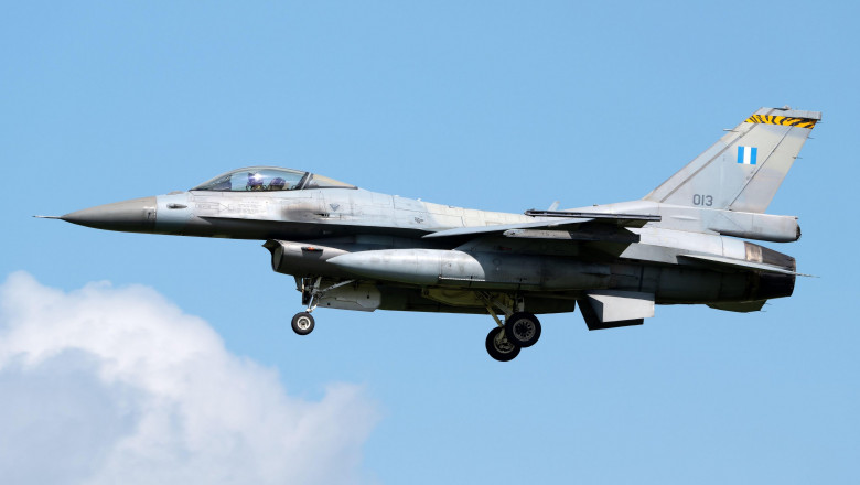 Grecia returneaza 32 de avioane F-16 catre SUA. Washingtonul le trimite Kievului Imagine