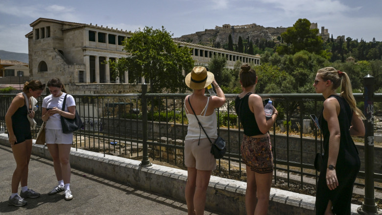 Grecia se confrunta deja cu primul val de caldura. Mai multe atractii turistice din Atena au fost inchise din cauza caniculei Imagine