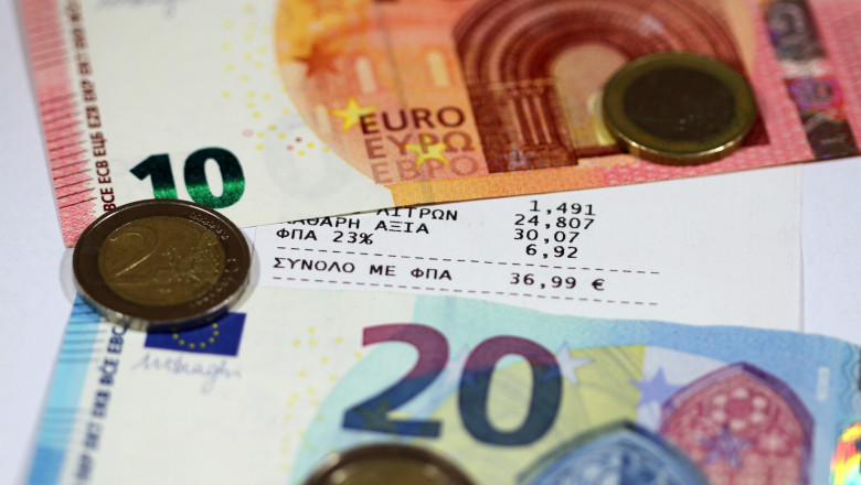 Grecii ar putea primi un „bonus” de 3.000 de euro daca raporteaza evazionistii fiscali Imagine