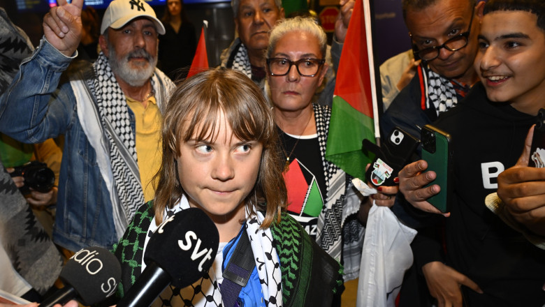 Greta Thunberg a fost „torturata” de israelieni cu cantece pentru copii, inainte de a fi deportata in Suedia Imagine