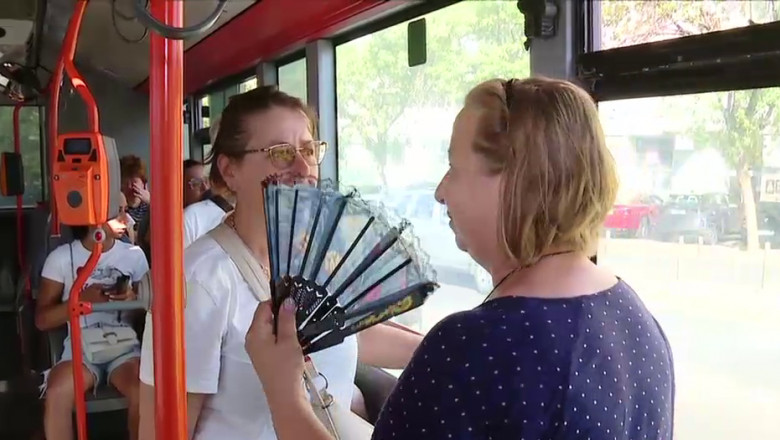 „Groaznic. Esti ca in sauna”. 39 de grade Celsius in autobuzele fara aer conditionat din Bucuresti. Oamenii se plang ca nu pot respira Imagine