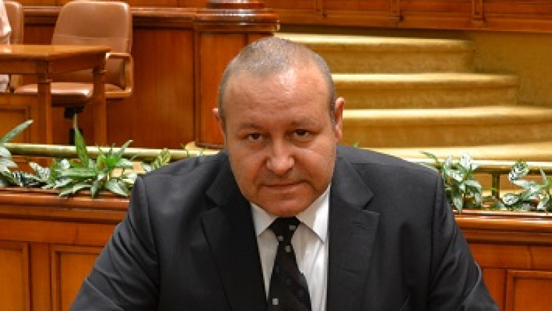 Grupul parlamentar al PP-DD isi schimba denumirea in grupul "Democrat si Popular" Imagine