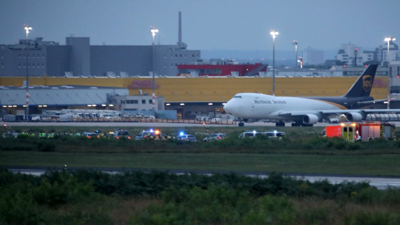 Grupuri de ecologisti au inceput proteste pe mai multe aeroporturi europene. Actiunile afecteaza orarul zborurilor Imagine