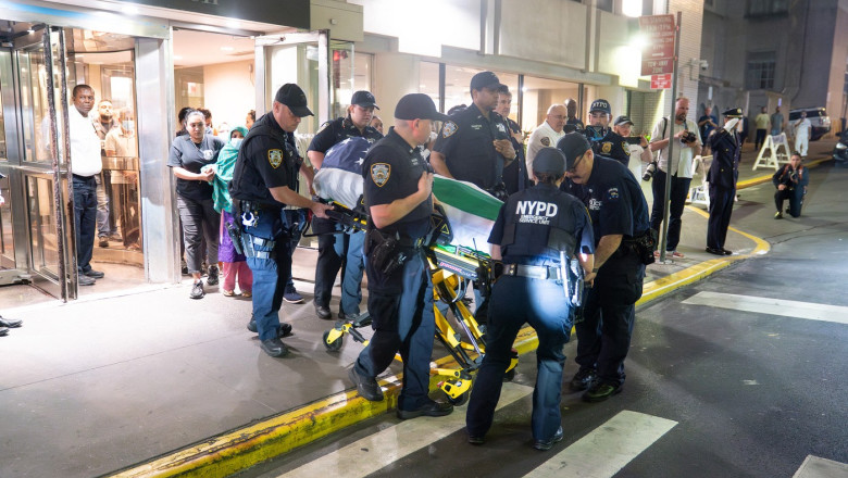 Guvernatorul statului New York solicita interzicerea armelor de asalt la nivel national, dupa atacul din Manhattan Imagine