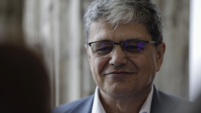 Guvernul amana taxa pe lux. Bolos: Impozitul de 0,5% pentru casele si masinile scumpe, amanat pana la 30 septembrie Imagine