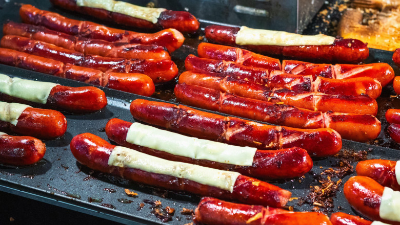 Guvernul britanic avertizeaza turistii sa nu aduca in tara carnati straini. „Rugam publicul sa ia in serios aceasta avertizare” Imagine