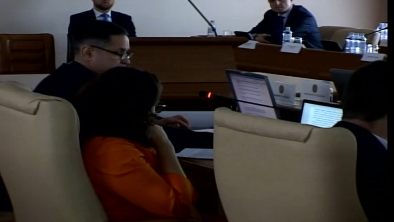 Guvernul de la Chisinau a tinut o sedinta cu luminile stinse pentru a face economie Imagine