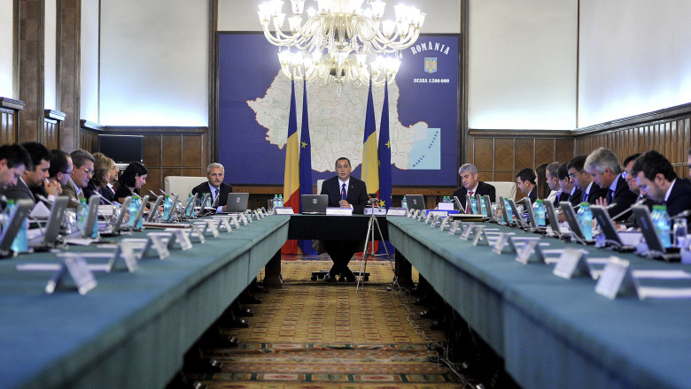 Guvernul de pe Facebook. Patru ministri delegati anunta ca parasesc Guvernul. Reactia lui Victor Ponta Imagine