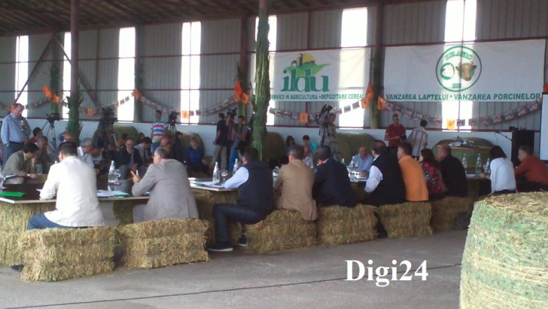 Guvernul din umbra al PDL, pe baloti de paie Imagine