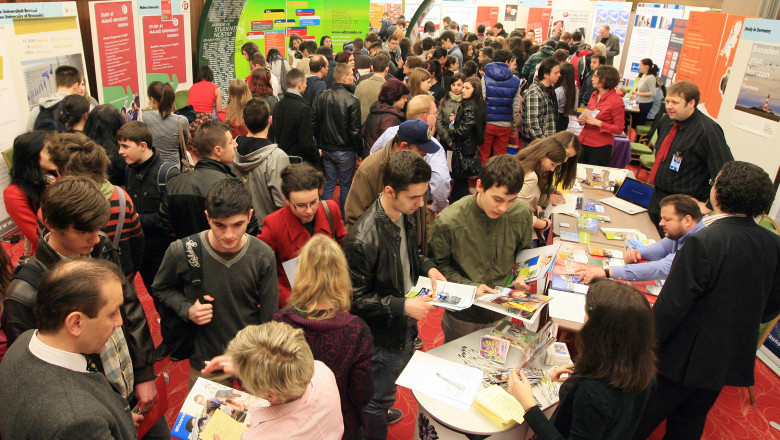 Guvernul roman va oferi studentilor moldoveni si burse de studiu valabile pentru un an Imagine