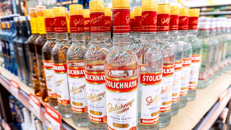 Guvernul Rusiei va scumpi vodca. Cel mai popular alcool rusesc are pret minim stabilit din 2009 Imagine