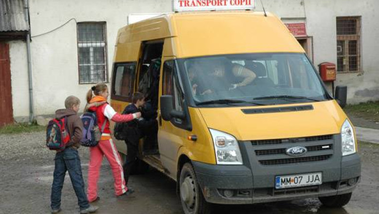 Guvernul va cumpara 600 de microbuze scolare pentru primarii care nu pot angaja soferi Imagine