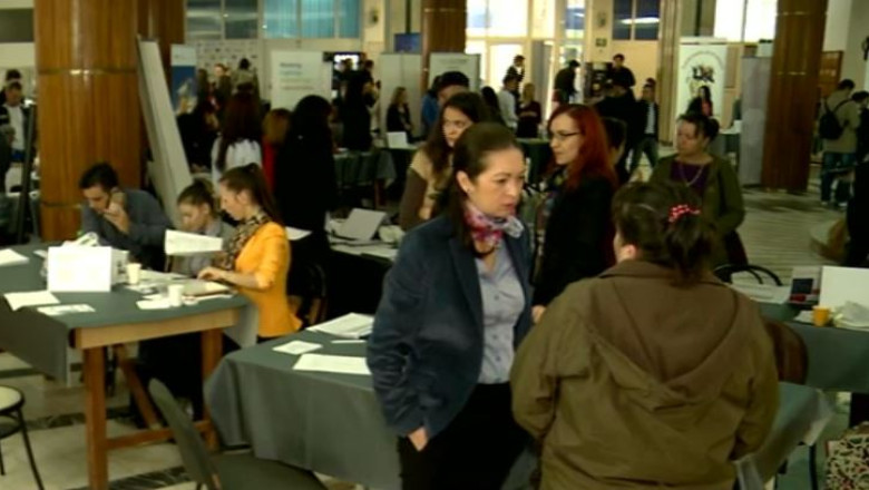 Guvernul va deconta companiilor salariile date absolventilor. Firmele mici ar prefera insa taxe mai putine Imagine