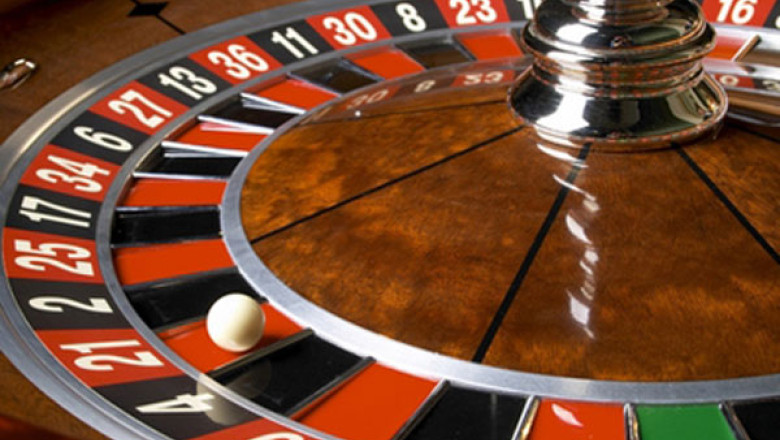 Guvernul vrea sa recupereze taxe de la site-uri de pariuri si jocuri de noroc unde au jucat romanii Imagine