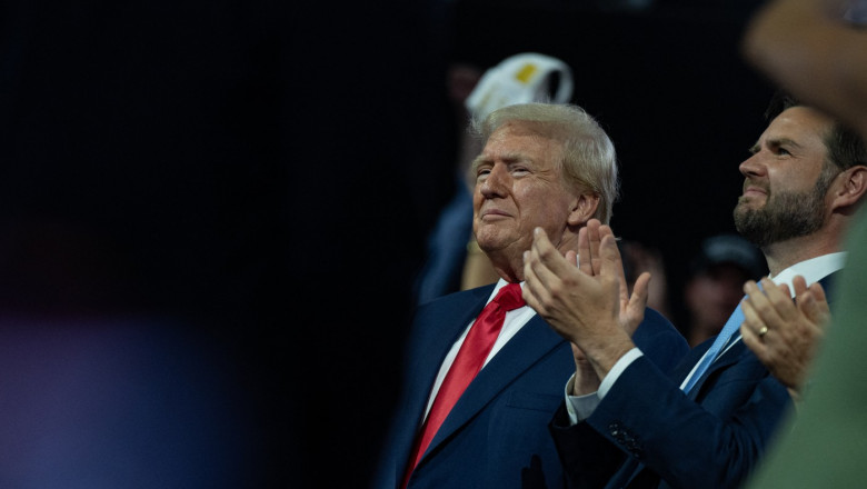 Hackeri chinezi ar fi interceptat date din telefoanele lui Donald Trump si JD Vance Imagine