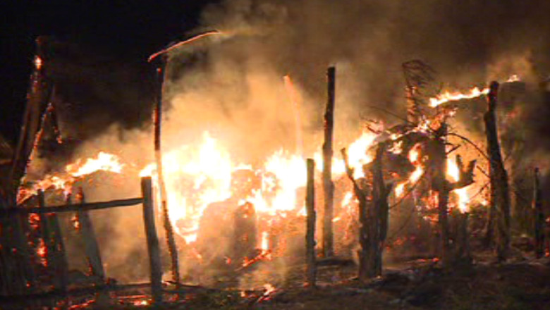 HADAMBU, IASI. Depozit de furaje mistuit de flacari Imagine