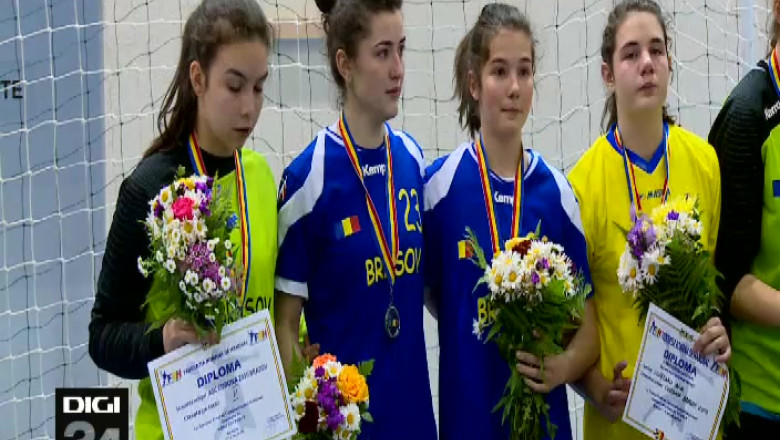 HANDBAL. Argint pentru junioare Imagine
