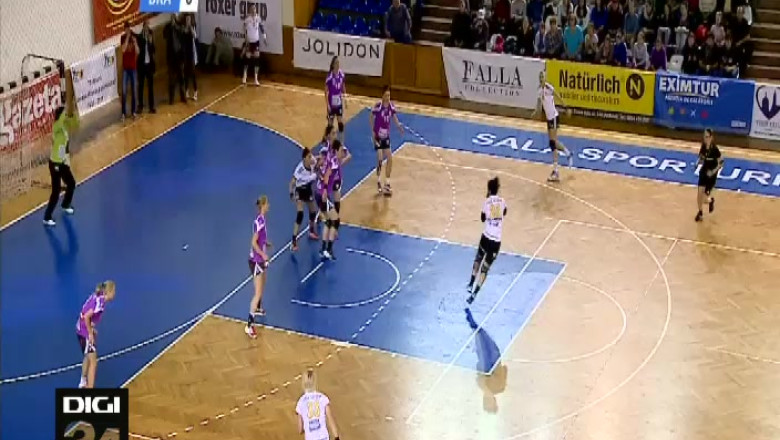HANDBAL. Corona Brasov a debutat cu victorie in play-off Imagine