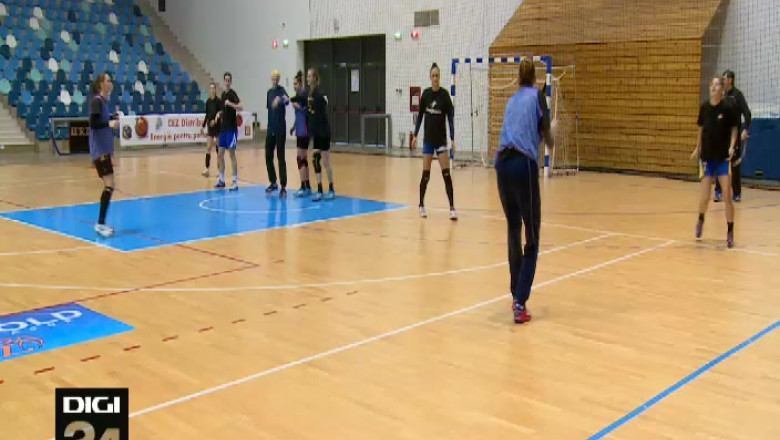 Handbal de calitate in Oltenia. La turneu participa Romania, Ungaria, Danemarca si Spania Imagine