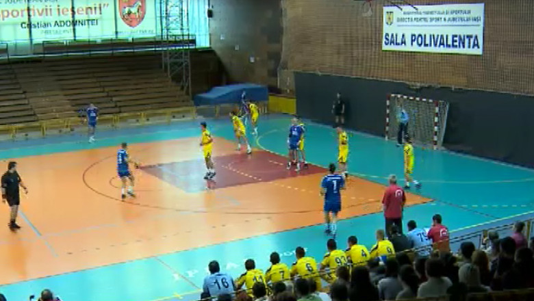 Handbal. Etapa a treia a Diviziei A s-a incheiat cu o infrangere si o victorie pentru echipele din Iasi Imagine