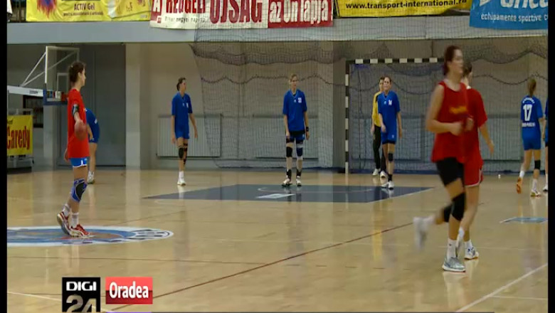 HANDBAL FEMININ. Oradencele au obtinut o victorie in fata ultimei clasate Imagine
