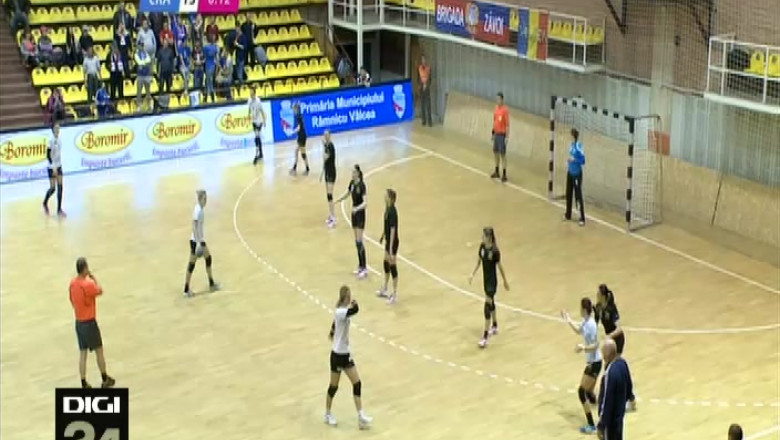 HANDBAL. Infrangere in ultima secunda. HCM Valcea - SCM Craiova, 27 - 26 Imagine